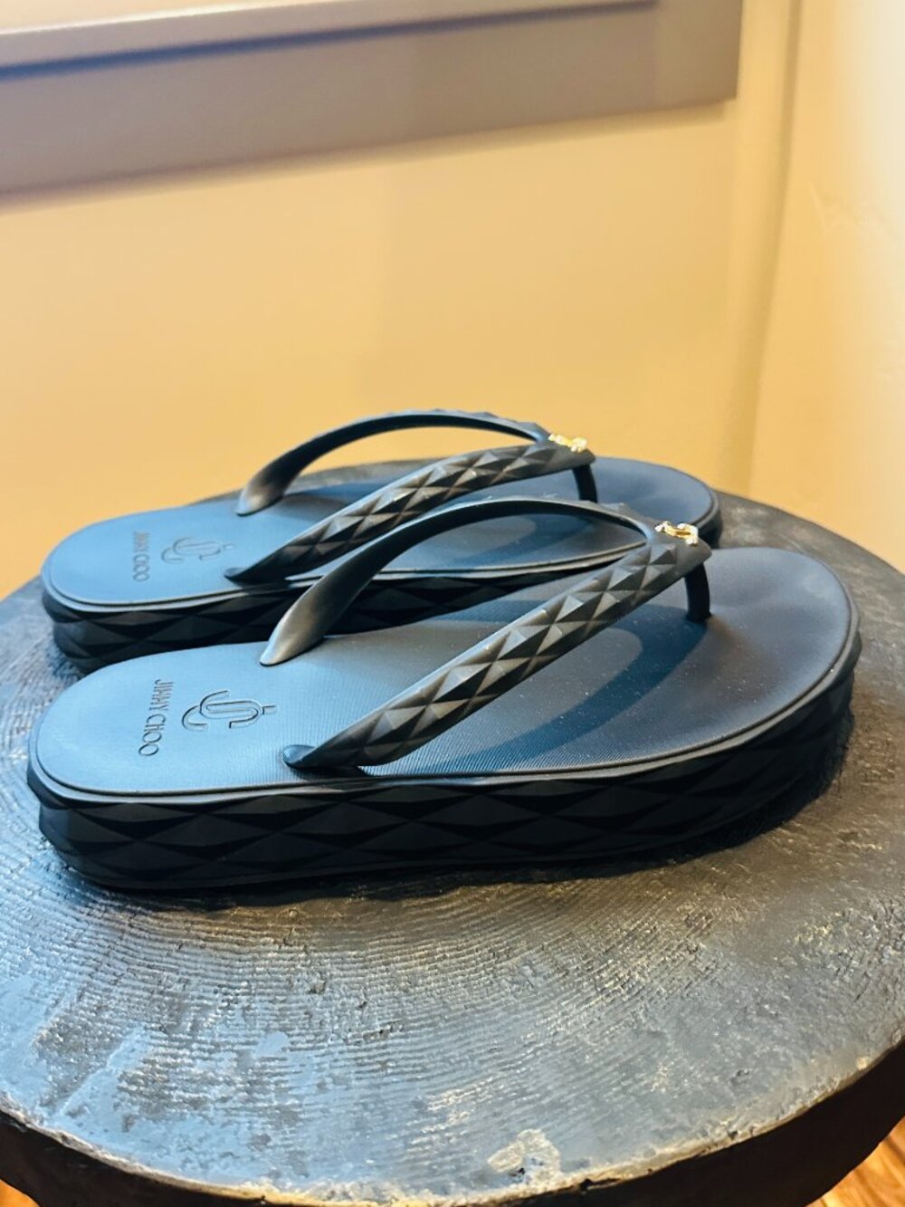 JIMMY CHOO BLACK PLATFORM FLIP FLOP SIZE 9